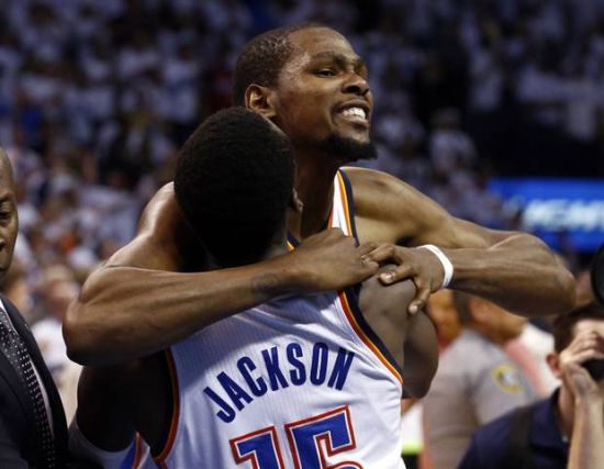 肋部被直塞 肋部被直塞